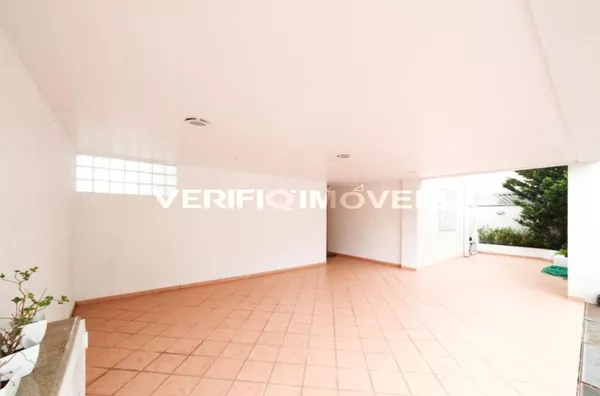 CASA EM CONDOMÍNIO mobiliada com 4 dormitórios e 4 garagens