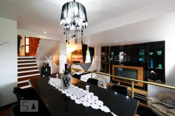 CASA EM CONDOMÍNIO mobiliada com 4 dormitórios e 4 garagens