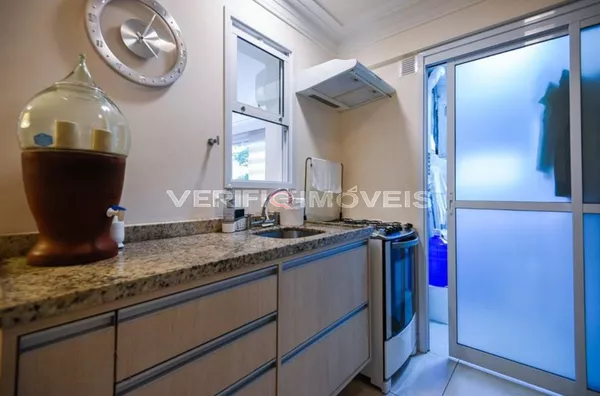 APARTAMENTO no 2º andar mobiliado com 2 dormitórios e 2 garagens