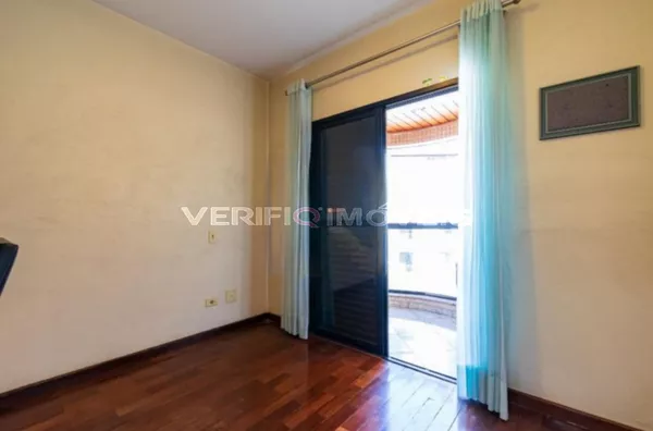 APARTAMENTO no 8º andar com 3 dormitórios e 2 garagens