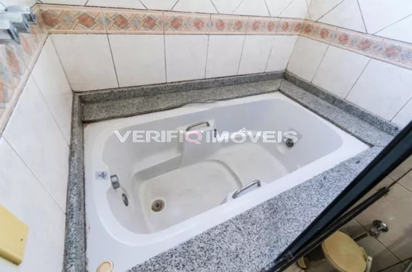APARTAMENTO no 8º andar com 3 dormitórios e 2 garagens