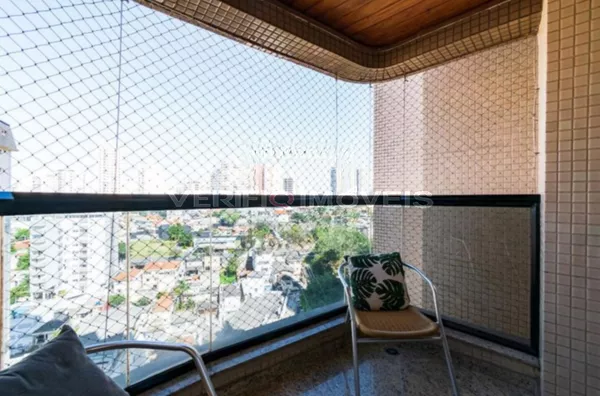APARTAMENTO no 8º andar com 3 dormitórios e 2 garagens