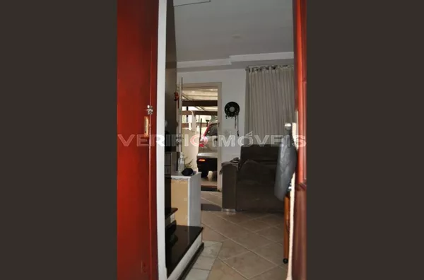 CASA EM CONDOMÍNIO com 2 dormitórios