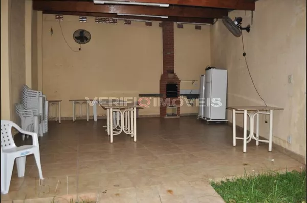CASA EM CONDOMÍNIO com 2 dormitórios
