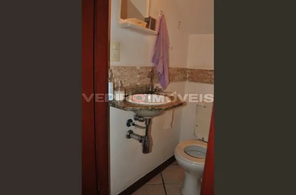 CASA EM CONDOMÍNIO com 2 dormitórios