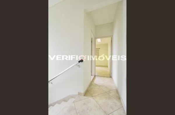 CASA com 2 dormitórios e 2 garagens