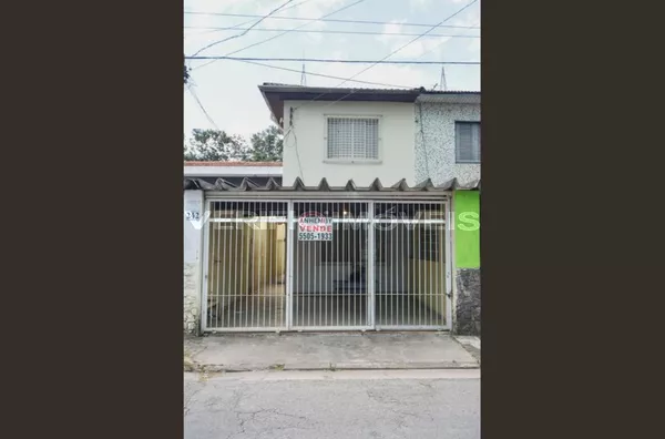 CASA com 2 dormitórios e 2 garagens