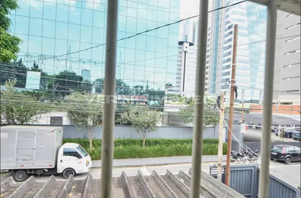 CASA com 2 dormitórios e 2 garagens