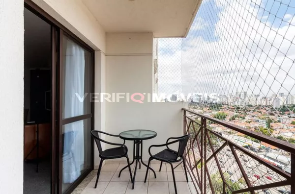 APARTAMENTO no 19º andar mobiliado com 2 dormitórios e 1 garagem