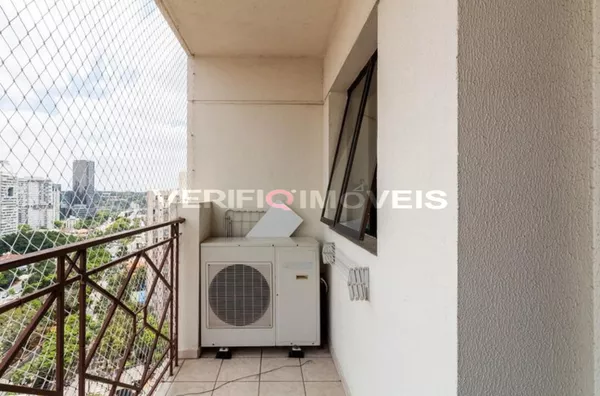 APARTAMENTO no 19º andar mobiliado com 2 dormitórios e 1 garagem