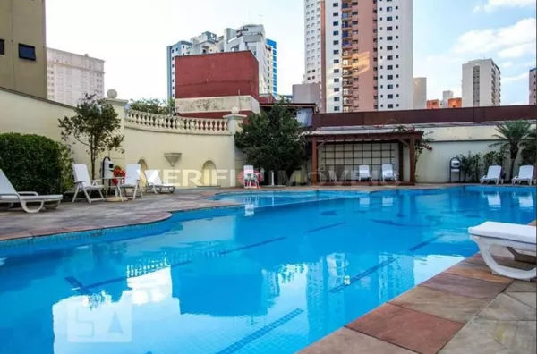 APARTAMENTO no 19º andar mobiliado com 2 dormitórios e 1 garagem