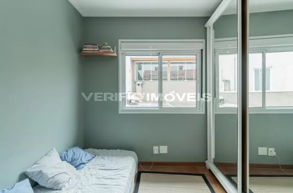 CASA com 6 dormitórios e 2 garagens