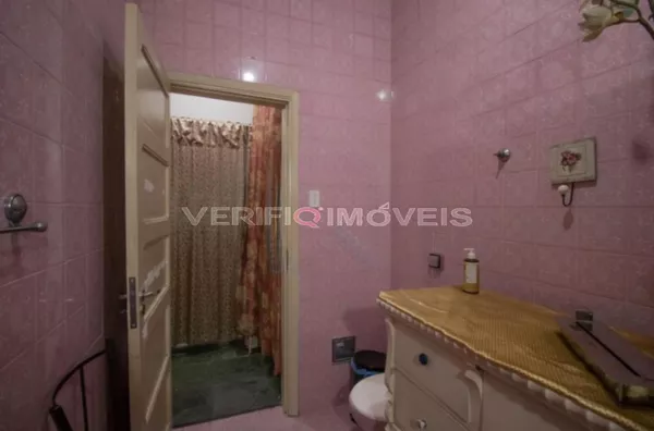 CASA com 2 dormitórios