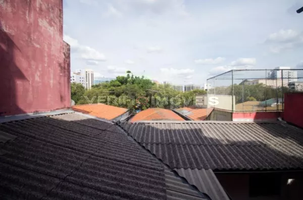 CASA com 2 dormitórios