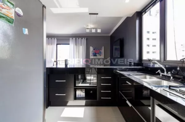 APARTAMENTO no 9º andar mobiliado com 2 dormitórios e 4 garagens