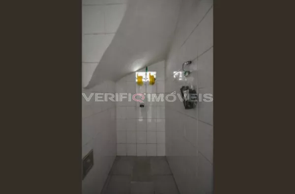 CASA com 5 dormitórios e 3 garagens