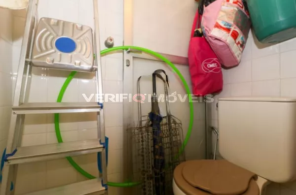 APARTAMENTO no 9º andar mobiliado com 1 dormitório e 1 garagem