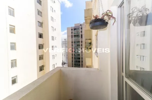 APARTAMENTO no 9º andar mobiliado com 1 dormitório e 1 garagem