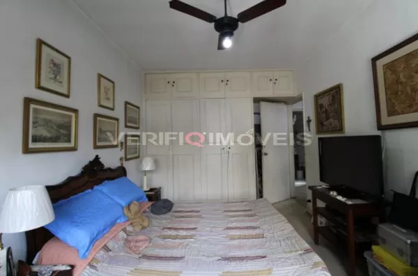 CASA com 3 dormitórios e 3 garagens