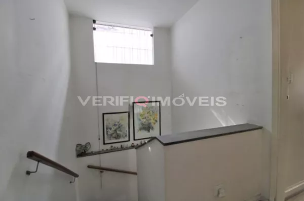 CASA com 3 dormitórios e 3 garagens
