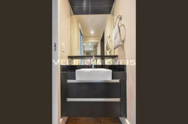 APARTAMENTO no 15º andar mobiliado com 1 dormitório e 1 garagem