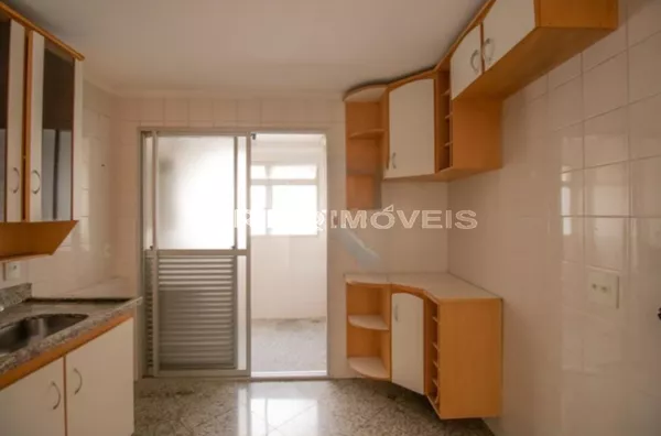 APARTAMENTO no 4º andar com 2 dormitórios