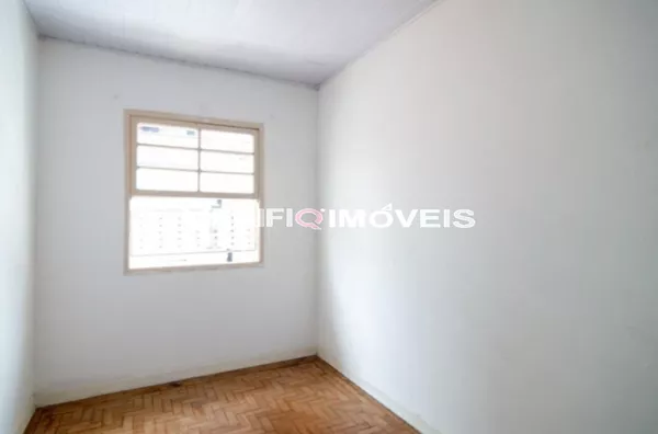 CASA com 3 dormitórios e 3 garagens