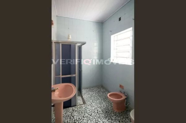 CASA com 3 dormitórios e 3 garagens