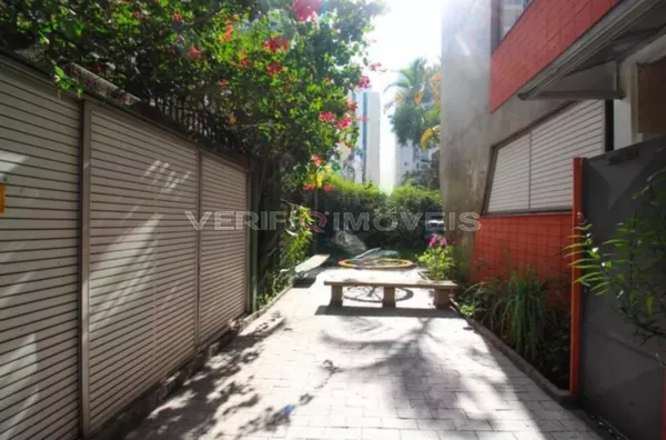 APARTAMENTO no 7º andar com 2 dormitórios e 1 garagem
