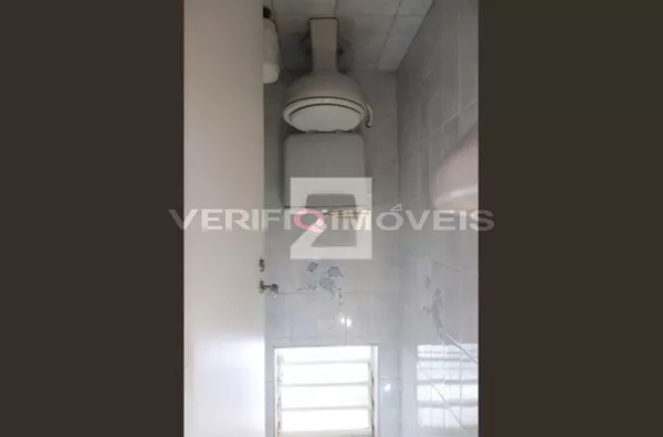 CASA com 3 dormitórios e 3 garagens