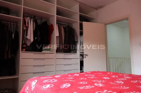 CASA com 3 dormitórios e 3 garagens