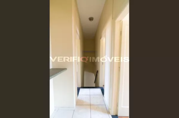 CASA com 3 dormitórios e 2 garagens