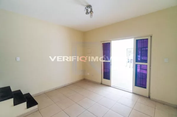 CASA com 3 dormitórios e 2 garagens