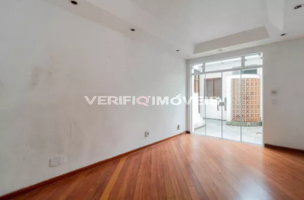 CASA com 3 dormitÃ³rios e 2 garagens