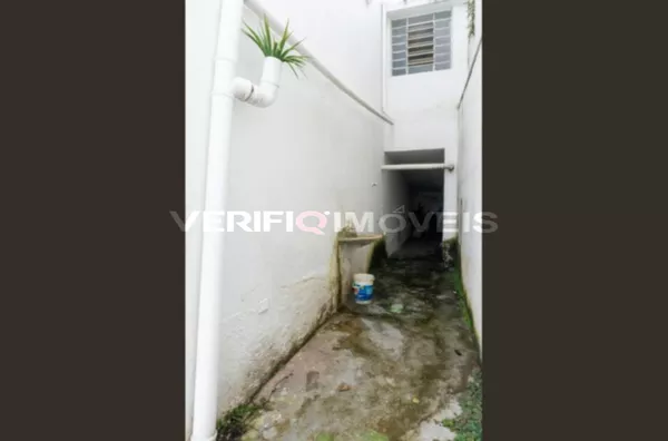 CASA com 4 dormitórios e 6 garagens