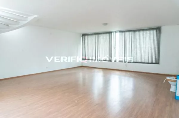 CASA com 4 dormitórios e 6 garagens