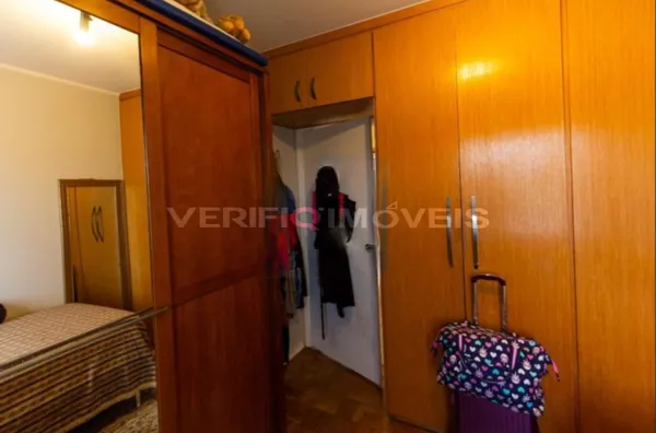 APARTAMENTO no 3º andar mobiliado com 2 dormitórios e 1 garagem