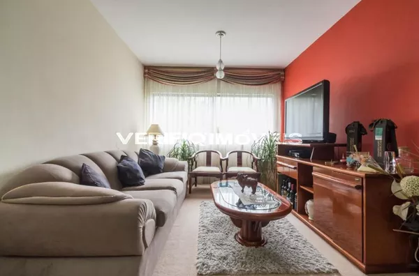 APARTAMENTO no 4º andar com 3 dormitórios e 1 garagem