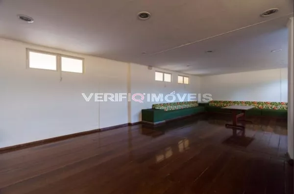 APARTAMENTO no 15º andar com 2 dormitórios e 1 garagem