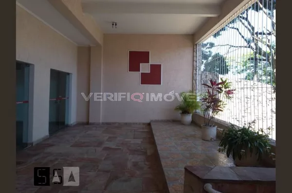APARTAMENTO no 2º andar com 2 dormitórios