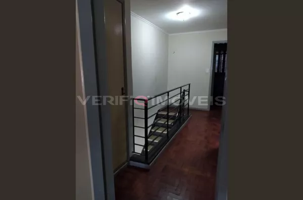 CASA com 3 dormitórios e 2 garagens