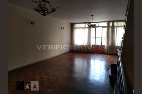 CASA com 3 dormitórios e 2 garagens