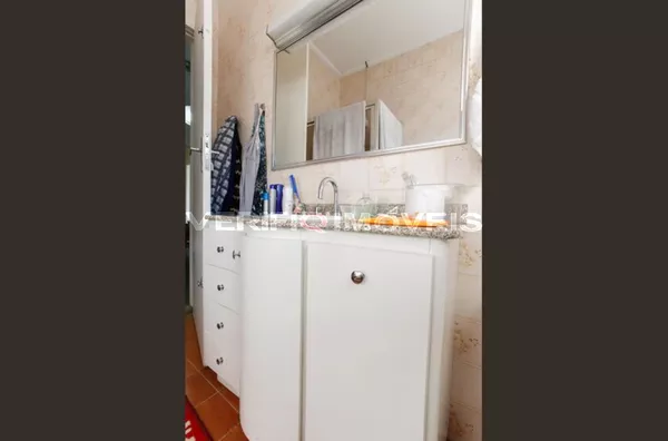 CASA com 3 dormitórios e 2 garagens