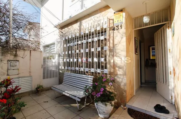 CASA com 3 dormitórios e 2 garagens