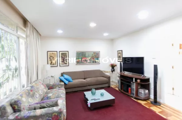 CASA com 3 dormitórios e 2 garagens