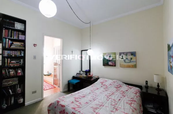 CASA com 3 dormitórios e 2 garagens