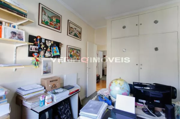 CASA com 3 dormitórios e 2 garagens