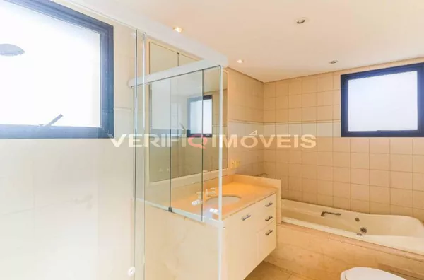 APARTAMENTO no 16º andar com 3 dormitórios e 4 garagens