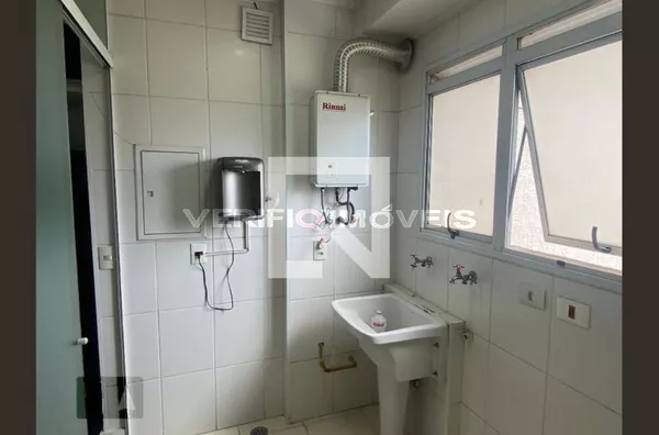 APARTAMENTO no 2º andar mobiliado com 2 dormitórios e 1 garagem