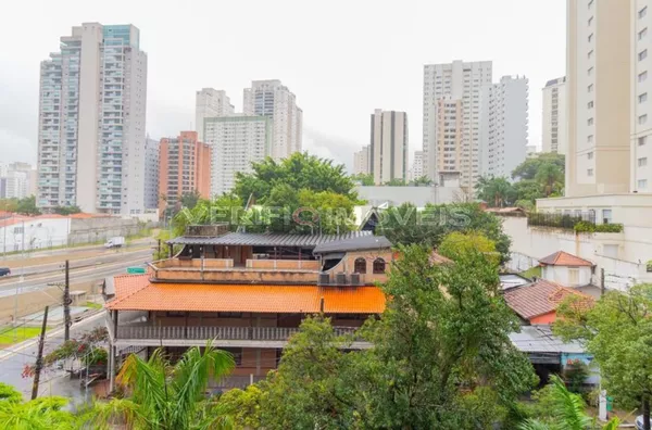 STUDIO no 4º andar mobiliado com 1 dormitório e 1 garagem